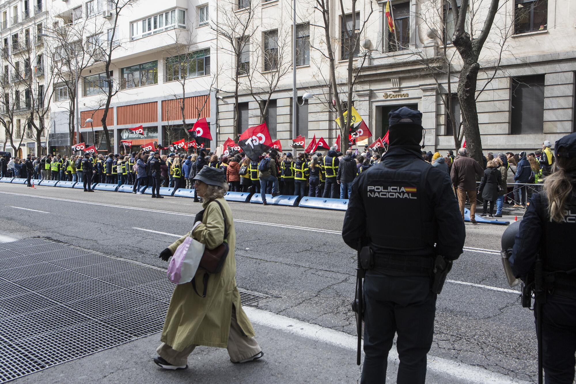 Huelga de Correos_concentración en la Sede Central - 16